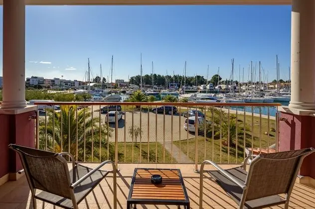 Deluxe Tek Büyük Yataklı Oda, Teras, Deniz Manzaralı