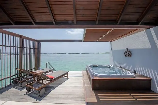 Superior Süit, 1 Çift Kişilik Yatak ve Çekyat (Water Villa with Whirlpool)
