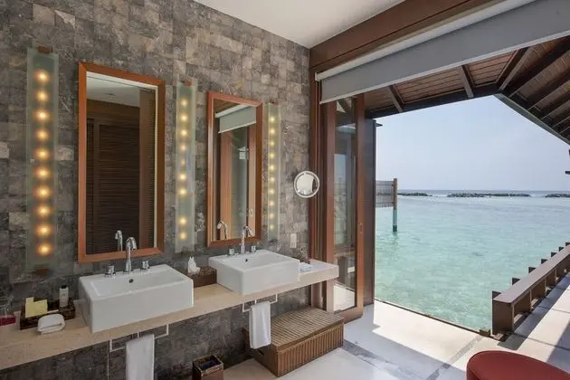 Superior Süit, 1 Çift Kişilik Yatak ve Çekyat (Water Villa with Whirlpool)