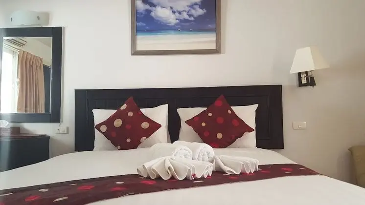 Deluxe Oda, Havuz Manzaralı