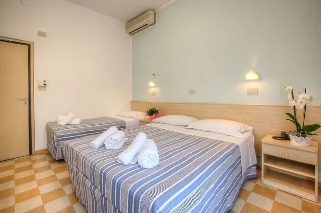 Standard Tek Büyük veya İki Ayrı Yataklı Oda