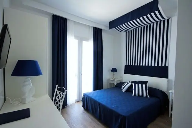 Standard Tek Büyük veya İki Ayrı Yataklı Oda, Bahçe Manzaralı