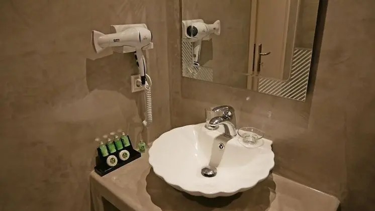 Standard Tek Büyük Yataklı Oda, Bahçe Manzaralı
