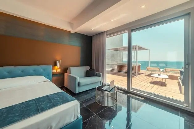 Junior Süit (NAUTILUS)