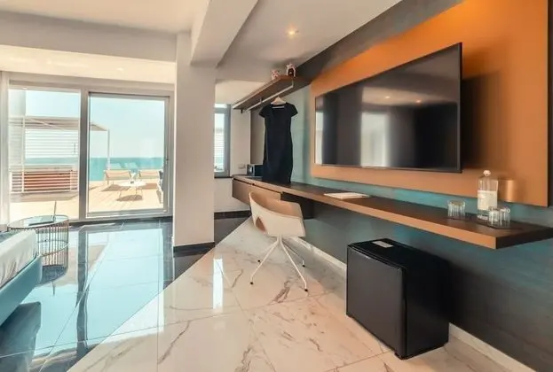 Junior Süit (NAUTILUS)