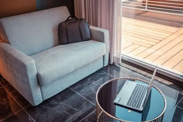 Junior Süit (NAUTILUS)