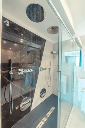 Junior Süit (NAUTILUS)