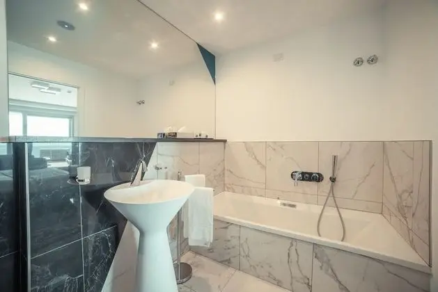 Junior Süit (NAUTILUS)