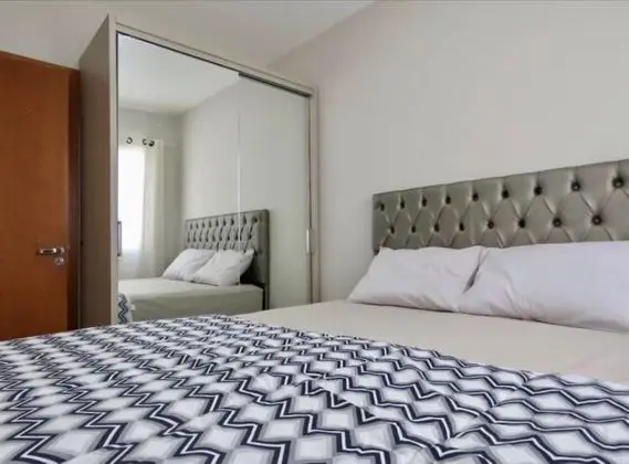 Honeymoon Apart Daire