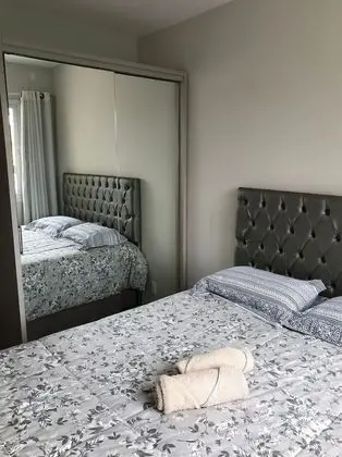 Honeymoon Apart Daire