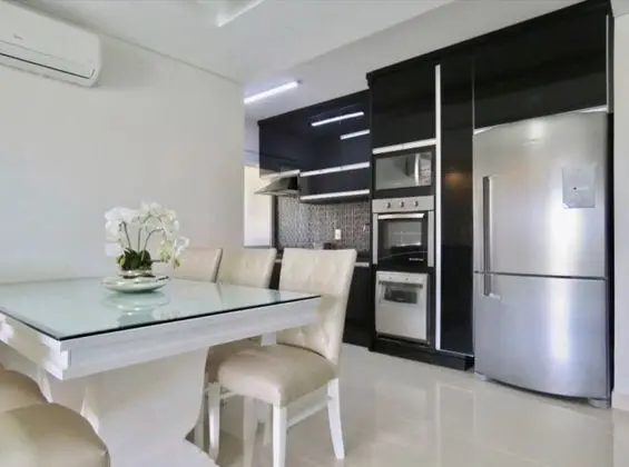 Honeymoon Apart Daire