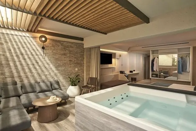 Semiground Patio Room with Hot Tub