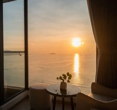 Deluxe Twin Room with Sea View and Balcony
