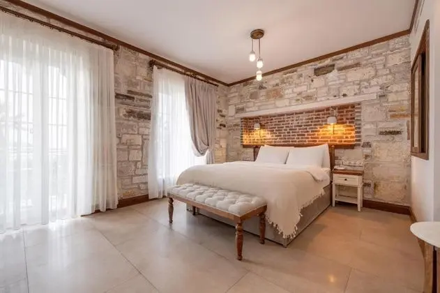 Suite, Deniz veya Bahçe Manzaralı, Bahçe Katı