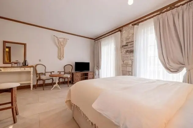 Suite, Deniz veya Bahçe Manzaralı, Bahçe Katı