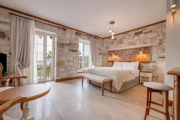 Suite, Deniz veya Bahçe Manzaralı, Bahçe Katı