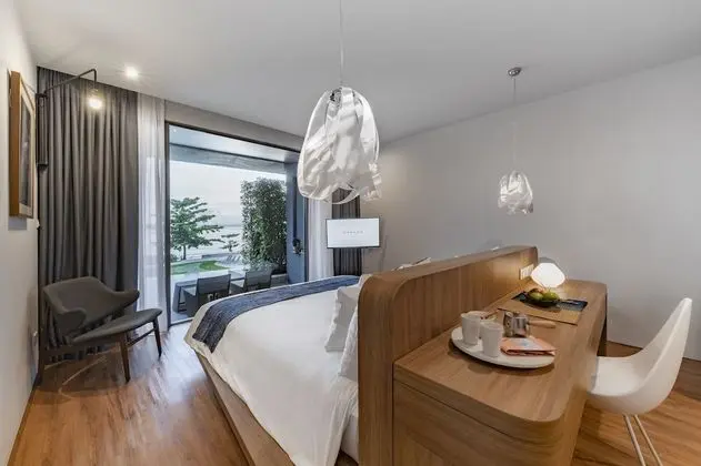 Deluxe Oda, Havuz Kullanımı, Deniz Manzaralı (Non - Smoking)