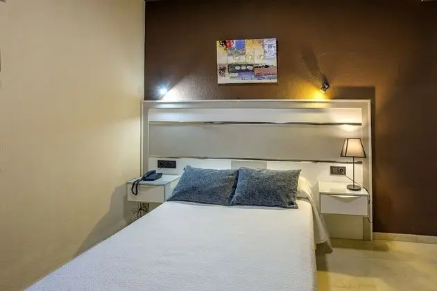 Büyük Yataklı Tek Kişilik Oda