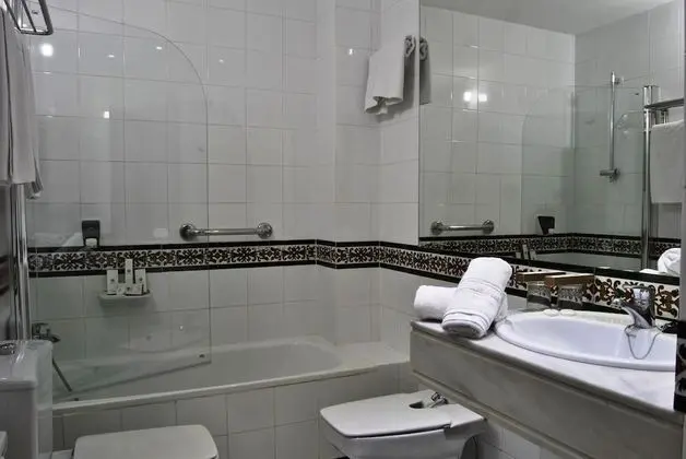 Standard Tek Büyük veya İki Ayrı Yataklı Oda