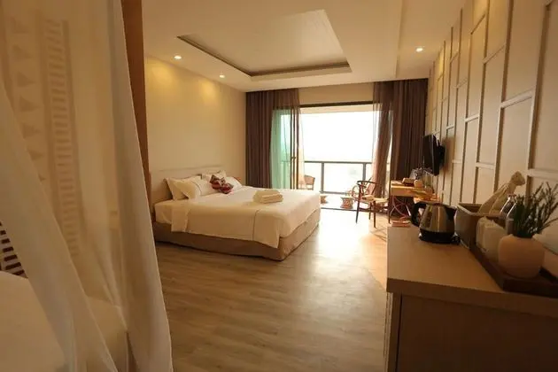Suite Room with Balcony