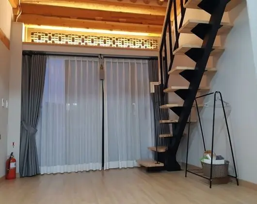 Oda (A / Not allowed to cook indoor)