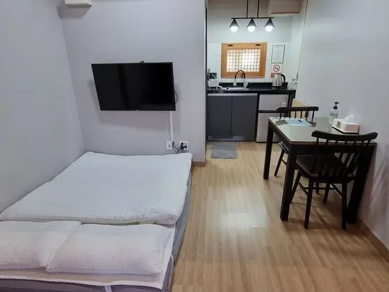 Oda (A / Not allowed to cook indoor)