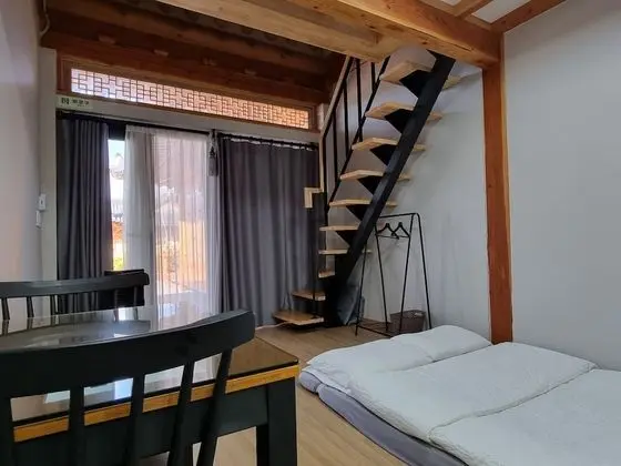 Oda (A / Not allowed to cook indoor)