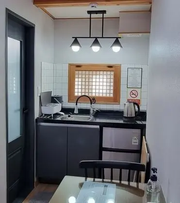 Oda (A / Not allowed to cook indoor)