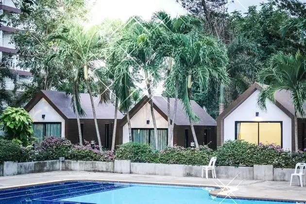 Villa Hut
