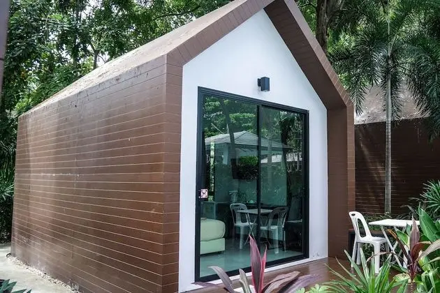 Villa Hut