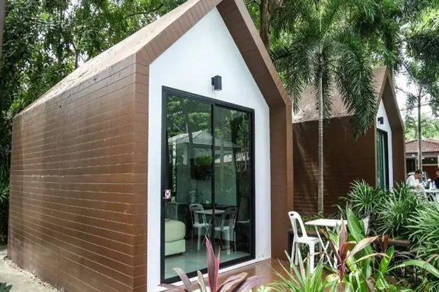 Villa Hut