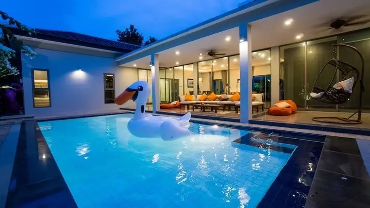 5 Bedroom Villa with Private Pool