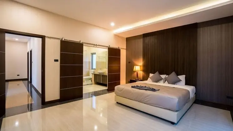 5 Bedroom Villa with Private Pool