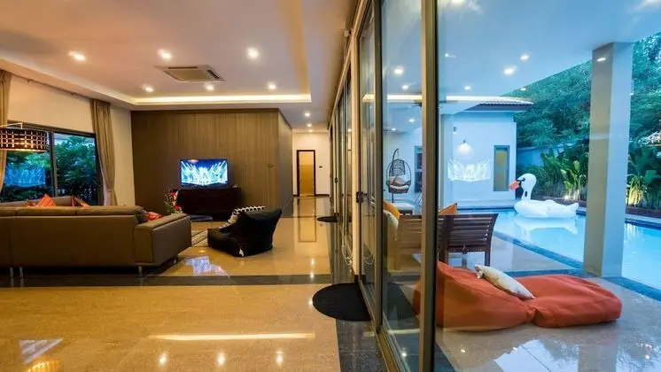 5 Bedroom Villa with Private Pool