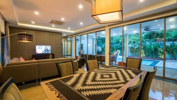 5 Bedroom Villa with Private Pool