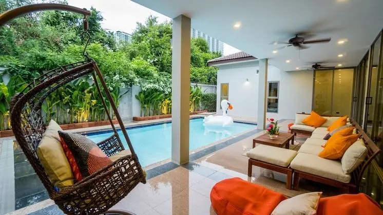 5 Bedroom Villa with Private Pool