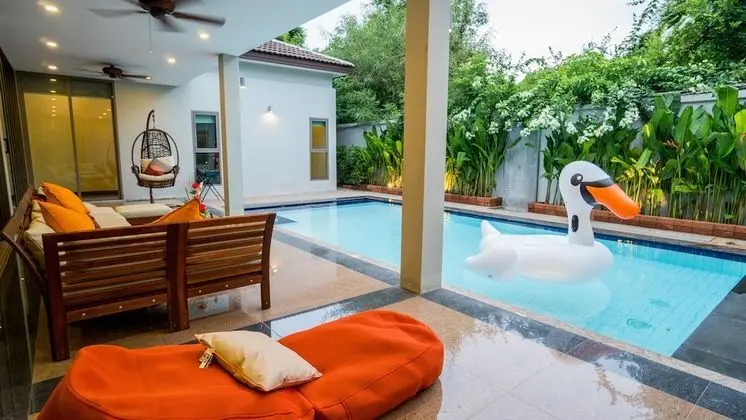 5 Bedroom Villa with Private Pool