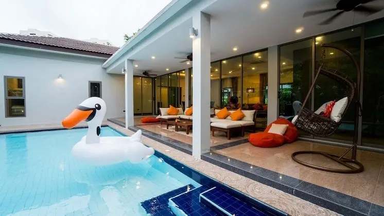5 Bedroom Villa with Private Pool