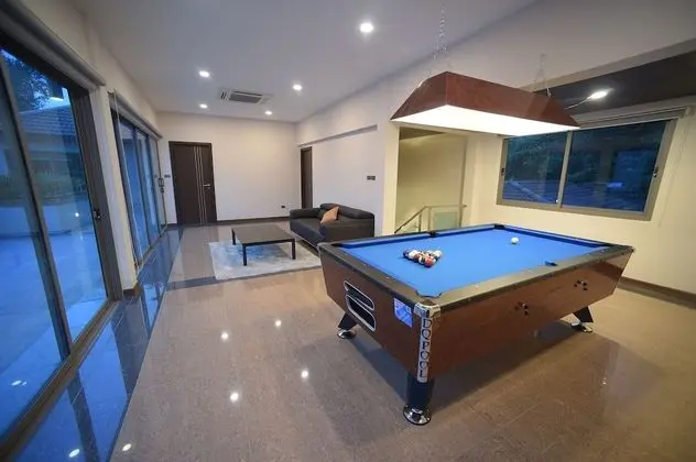 9 Bedroom Villa with Private Pool