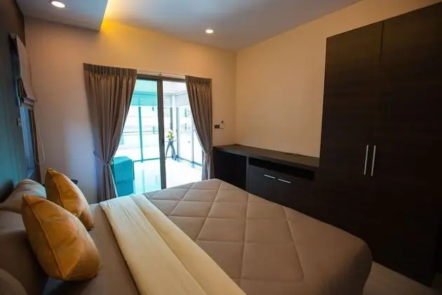 9 Bedroom Villa with Private Pool