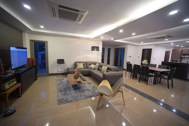 9 Bedroom Villa with Private Pool