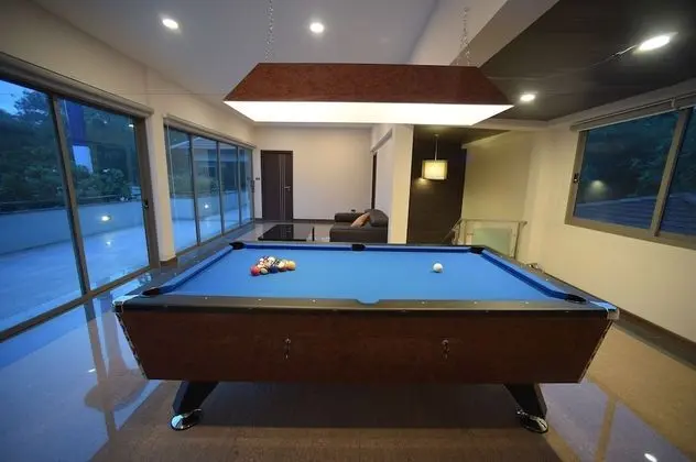 9 Bedroom Villa with Private Pool
