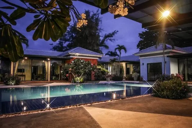 Deluxe Villa, 3 Yatak Odası, Havuz Manzaralı, Havuz Kenarı