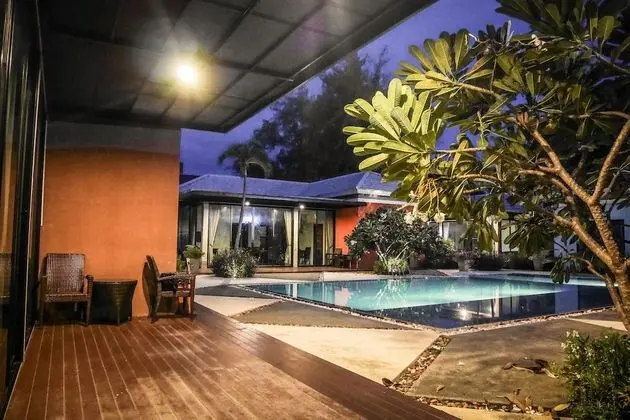 Deluxe Villa, 3 Yatak Odası, Havuz Manzaralı, Havuz Kenarı