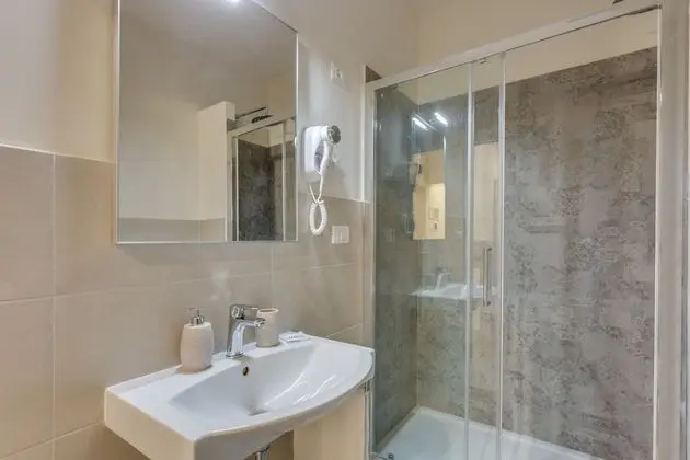 Deluxe Dört Kişilik Oda, Bağlantılı Odalar