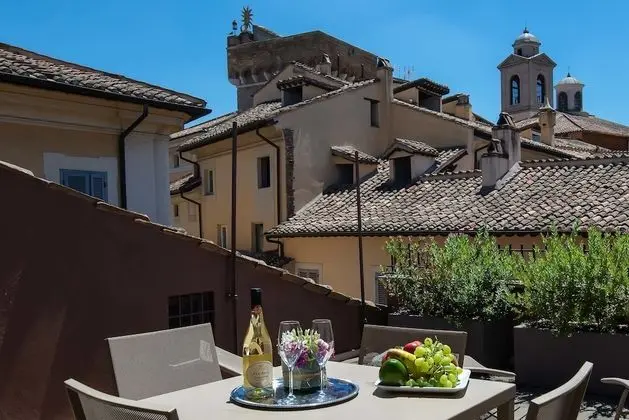 Deluxe Tek Büyük Yataklı Oda, Teras, Şehir Manzaralı