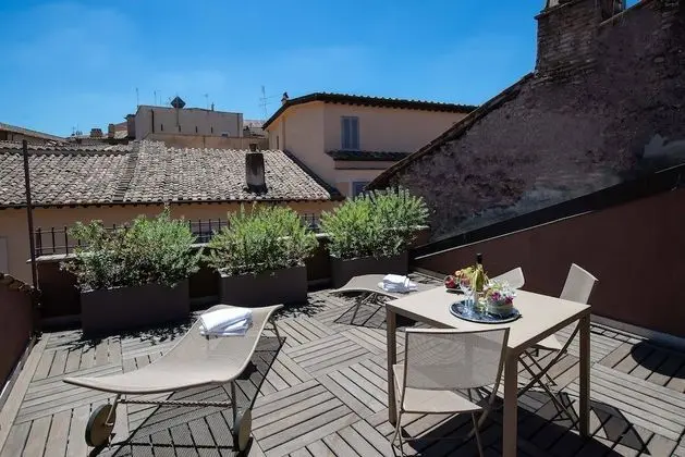 Deluxe Tek Büyük Yataklı Oda, Teras, Şehir Manzaralı