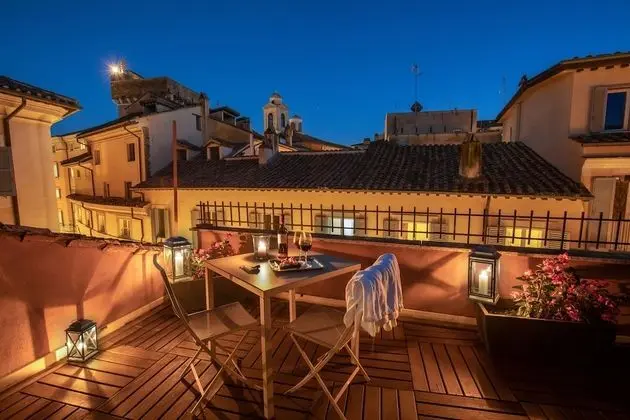 Deluxe Tek Büyük Yataklı Oda, Teras, Şehir Manzaralı