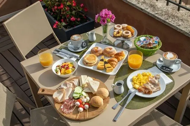 Deluxe Tek Büyük Yataklı Oda, Teras, Şehir Manzaralı