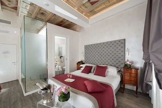 Superior Tek Büyük veya İki Ayrı Yataklı Oda